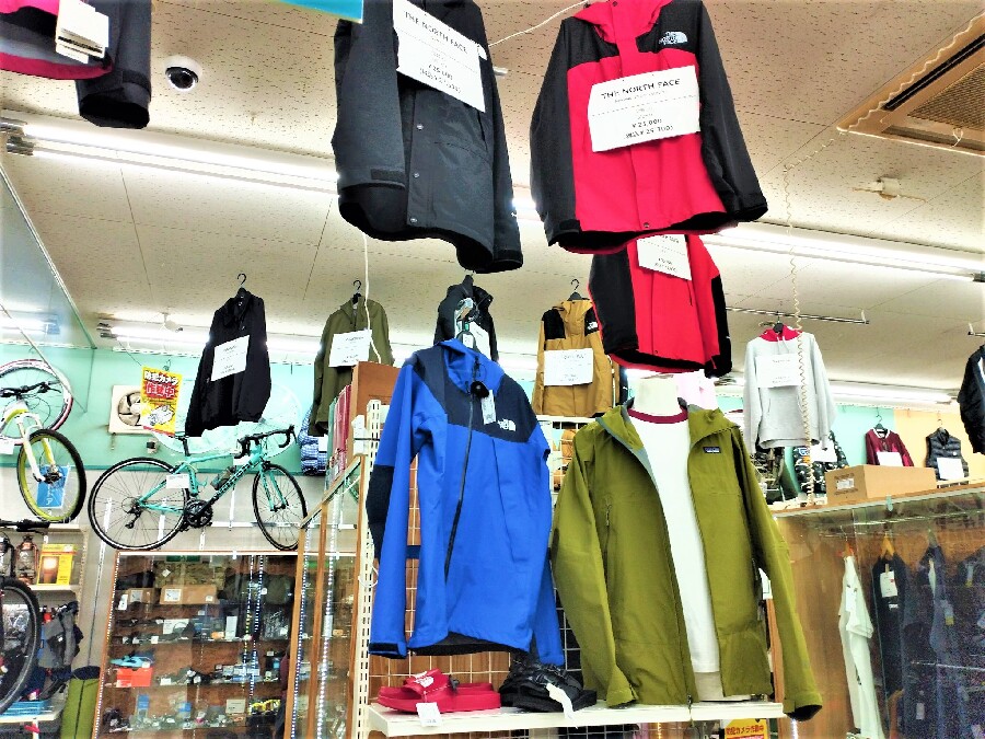 この冬注目のノースフェイスのダウンジャケット買取入荷しました メンズファッション メンズ古着買取強化中 22年10月11日 静岡県のリサイクルショップ ピックアップ掛川店
