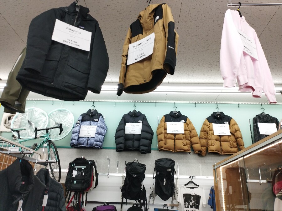 この秋大人気のパタゴニアのアウトドアジャケットが買取入荷しました メンズファッション メンズ古着買取強化中 22年10月12日 静岡県のリサイクルショップ ピックアップ掛川店