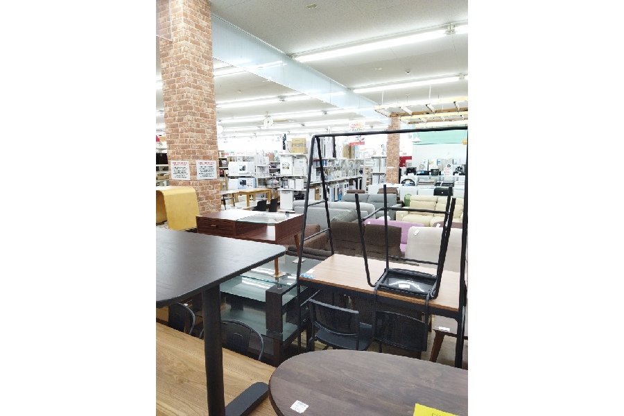 IKEA（イケア）の高さ調整デスクを出張お見積りにてお買取りしました 