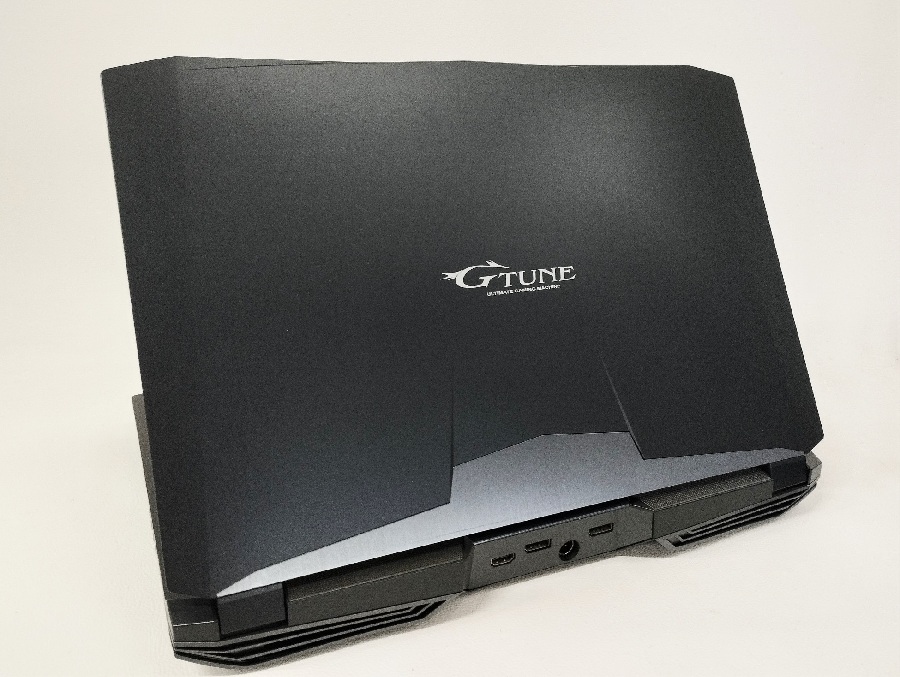 mouse computerのゲーミングノートパソコン NG-N-i71000SA2 が