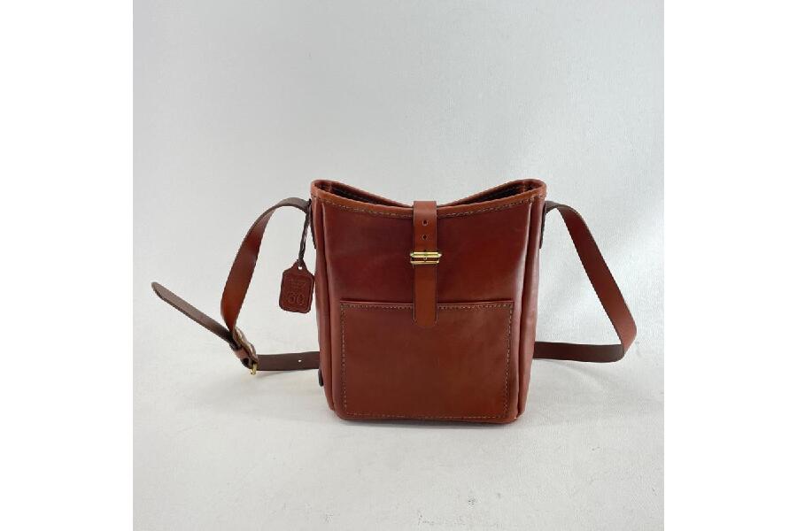 ユニセックスで輝く！HERZヘルツブラウンショルダーバッグ #入荷しま