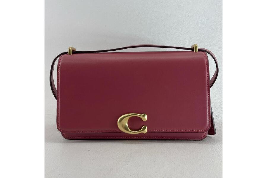 COACH バンディットで魅せる！ピンクショルダーバッグ #入荷しました