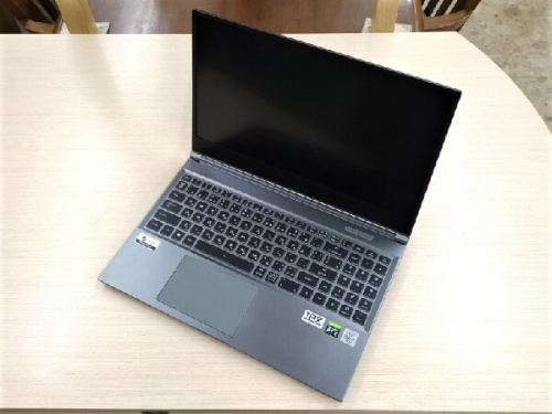 ドスパラ RTX2060ゲーミングノート SSD 512Gメモリ16GB FHD