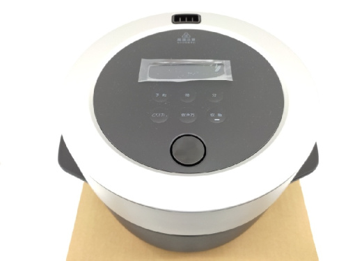 極上トーストが焼けるトースターを発売したバルミューダの炊飯器が入荷