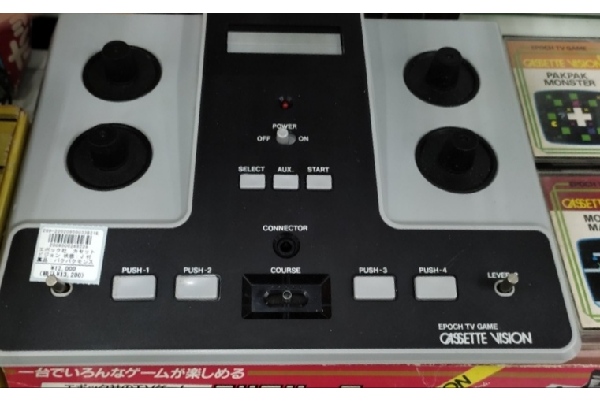 押し入れに眠っているレトロゲームです・・・今、あなたの脳内に直接