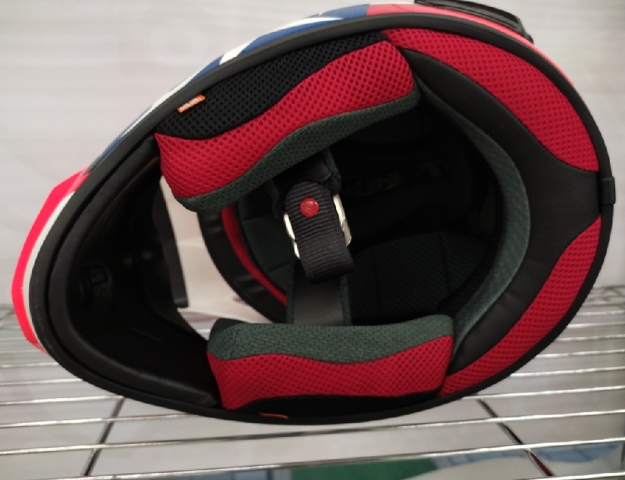ヘイデンがある風景。 アライヘルメットをお買取りさせて