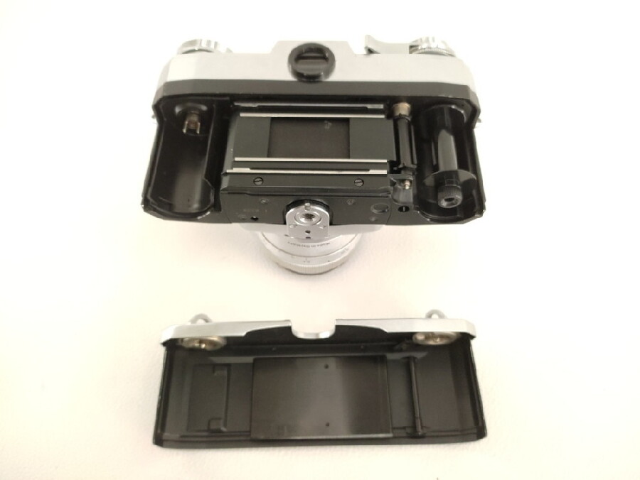 フィルムカメラ ZEISS IKON Contarex I をお買取入荷しました フィルムカメラ ZEISS IKON Contarex I をお買取入荷しました