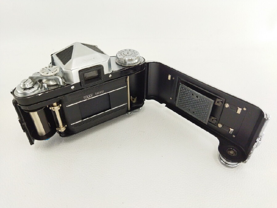 フィルムカメラ EXAKTA VXIIa をお買取入荷しました。｜2022年11