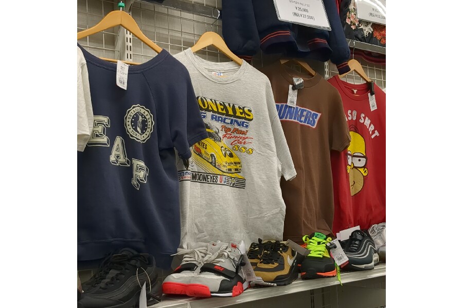 90s MOONEYES Tシャツ Hanes USA製 ピンスト ビンテージ 90's Hanes ”MOONEYES” T-Shirt L / ヘインズ ムーンアイズ T