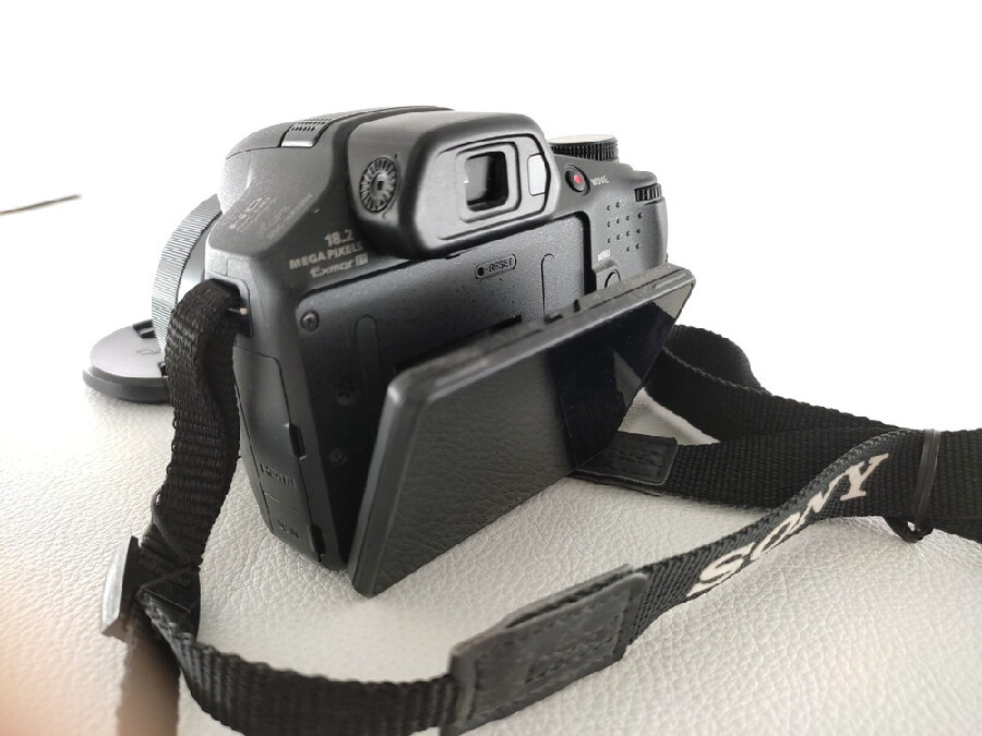 デジタルカメラ SONY Cyber-shot DSC-HX200V をお買取入荷しま
