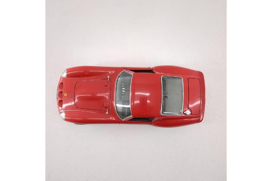 ブラーゴ 1/18 フェラーリ 250 GTO レッド Bburago FERRARI
