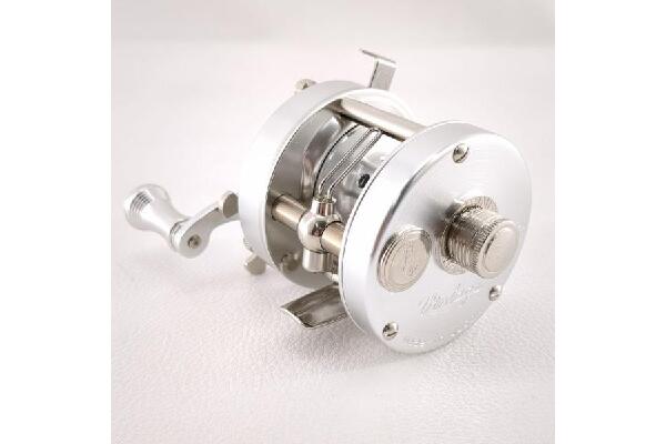 未使用！五十鈴工業「ミネベア」ベイトリール登場 #入荷しました