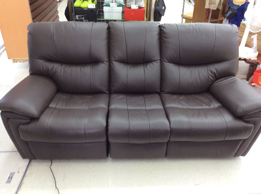 茶色リクライニングソファを入荷致しました！