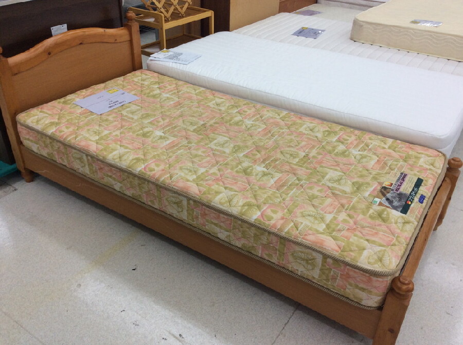 かわいい木製シングルベッド入荷しました！フランスベッドの