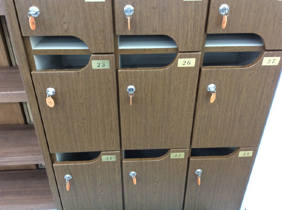 下駄箱　収納棚　銭湯　昭和レトロ 下駄箱 収納棚 銭湯 昭和レトロ 昭和レトロ/アンティーク/鍵付き/木製