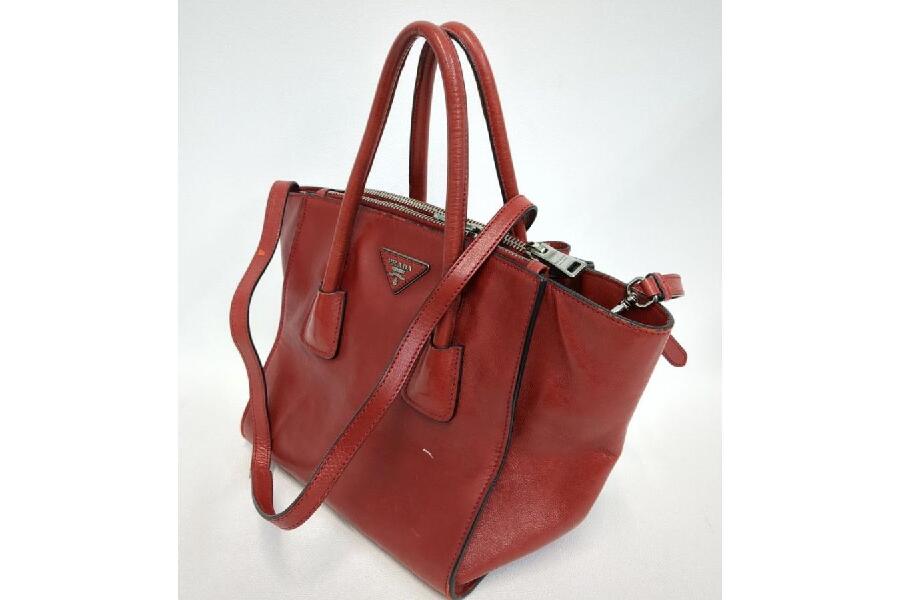 PRADA 赤 ハンドバッグ プラダ　bag 中古・古着通販】PRADA (プラダ) ナイロンハンドバッグ レッド