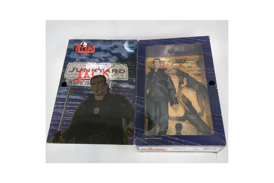 未使用！箱に傷みありの21stセンチュリートイズ ジャンクヤード