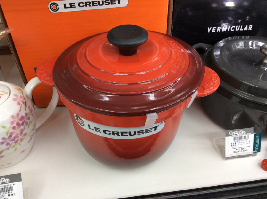 鍋　ル・クルーゼ　ベルペッパー　ピーマン　レッド廃盤 　レア品 Le Creuset(ル・クルーゼ) の鍋お買取りしました！｜2025年11月09日