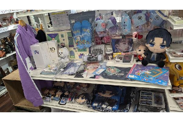 アイドルグッズ まとめ売り 清水店新コーナー増設しました！アイドルグッズ、ダンスユニットグッズ