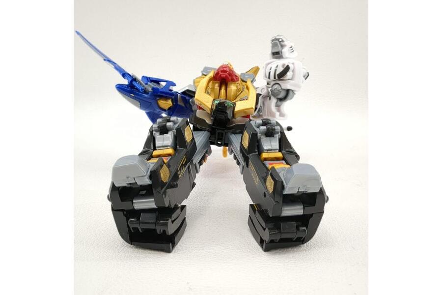 (美品)　百獣戦隊ガオレンジャーガオキング+ガオシルバーフィギュア Amazon.co.jp: ActionToys 百獣戦隊ガオレンジャー ガオキング