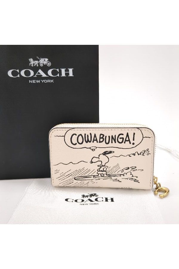 COACH X PEANUTS サーフスヌーピー が目を惹くカードケースのご紹介