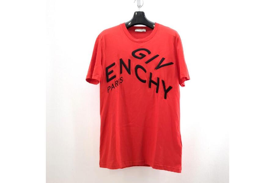 GIVENCHY メンズレッドTシャツで魅せる洗練スタイル #入荷しま