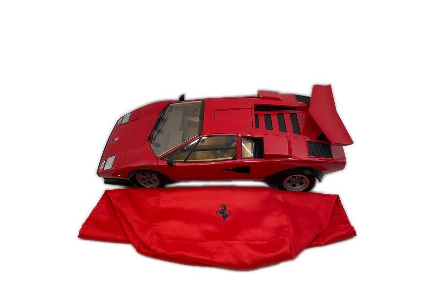 ランボルギーニカウンタック LP 500S 展示ストッパー付きディスプレイ