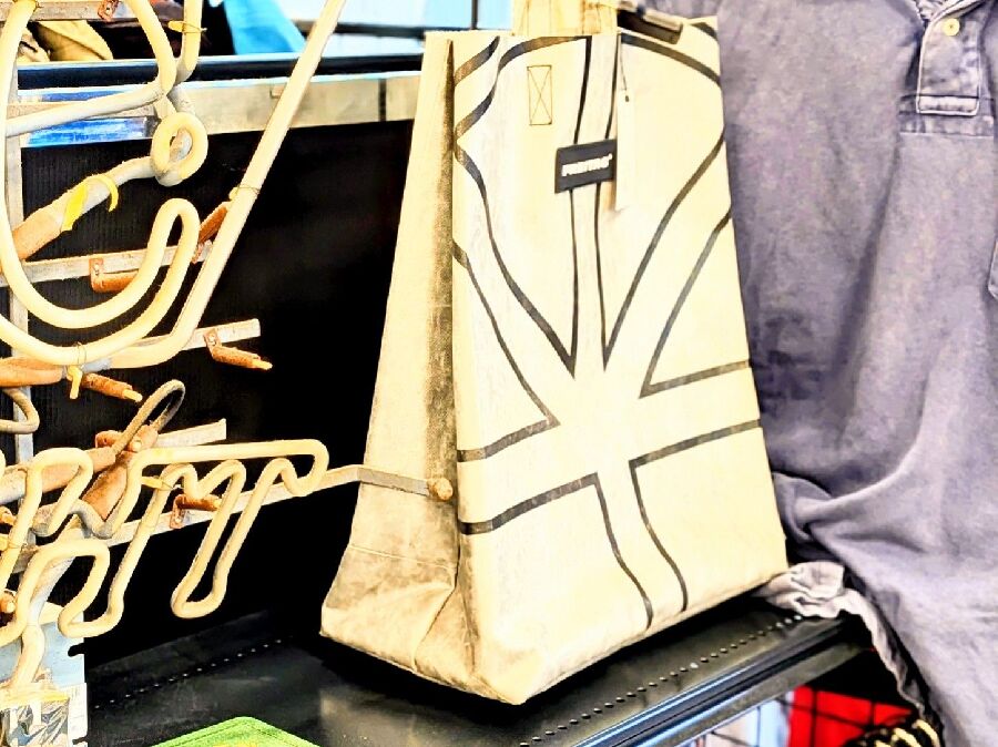 限界値下げ★FREITAG★大型トートバッグ★フライターグ★USED★一期一会 新入荷】世界にひとつのデザイン。FREITAG（フライターグ）のトート