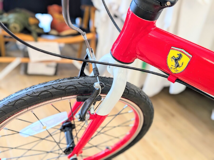 クルマに積んでサイクリング！フェラーリブランド。折り畳み自転車です