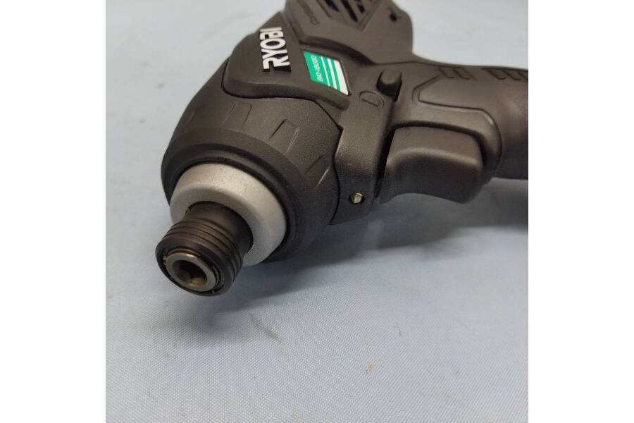 RYOBI リョービ BID-1800D 充電式インパクトドライバ 18V DIY 日曜大工 便利屋 工具 家具組立て バッテリー2個付き！ Amazon.co.jp: リョービ(RYOBI) 充電式インパクトドライバ 18V BID
