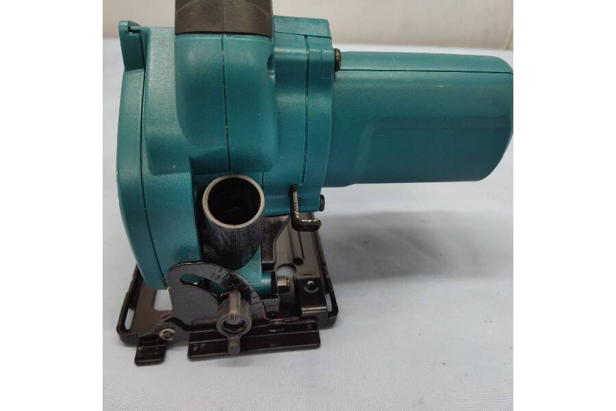 小型なのにパワフル！！【マキタ/makita】充電式丸ノコ HS301D 入荷