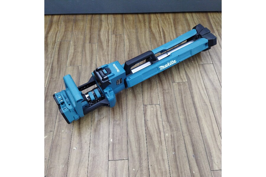 【中古】【動作OK】【店頭引取限定】makita マキタ 充電式タワーライト ML814 25,300円（税込） マキタ（makita） 充電式タワーライト ML814 スポット・エリア照射