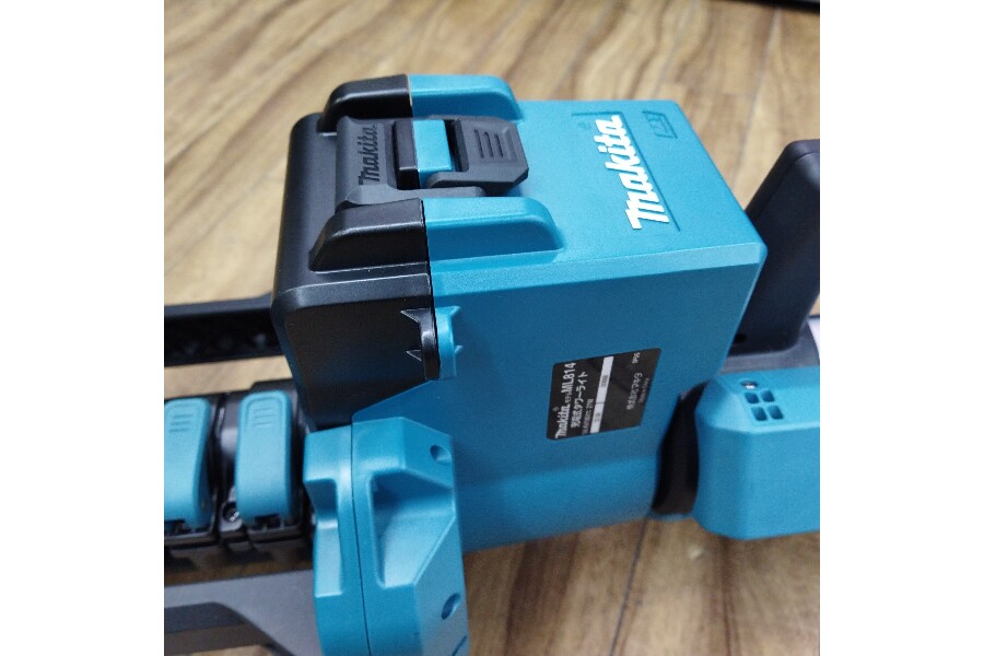 【中古】【動作OK】【店頭引取限定】makita マキタ 充電式タワーライト ML814 25,300円（税込） マキタ（makita） 充電式タワーライト ML814 スポット・エリア照射
