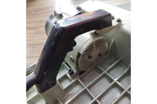 ☆中古品☆makita マキタ 一尺カンナ KP310 替刃(未使用) 付属品付き 312mm 大工 建築 木材加工 89432 | フリマアプリ  ラクマ