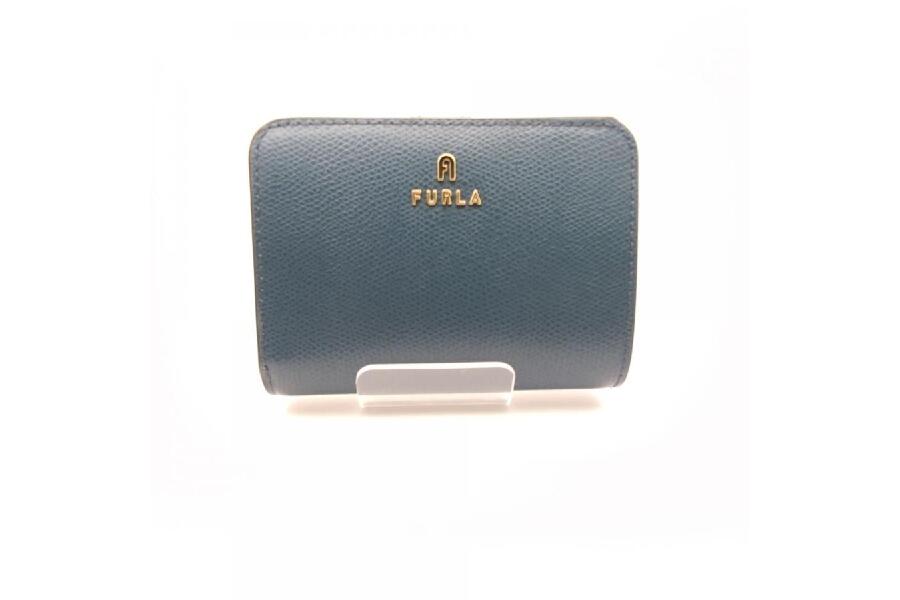 未使用同等】FURLA フルラ 二つ折りコンパクトウォレット ブルージェイ ...