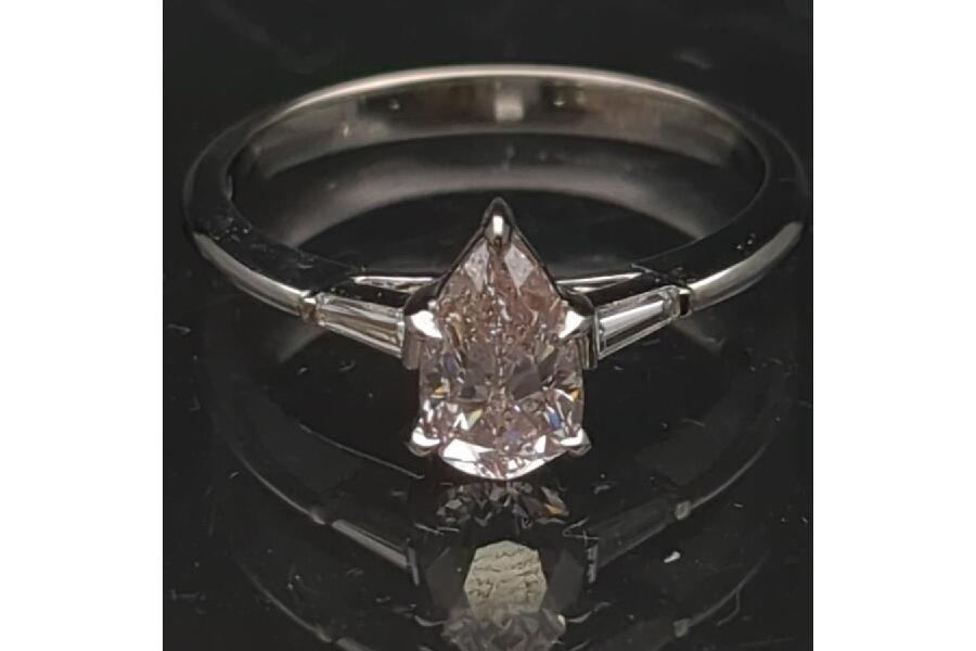 リング ベリーライトブラウニッシュ ピンク ダイヤモンド 0.91ct 15号