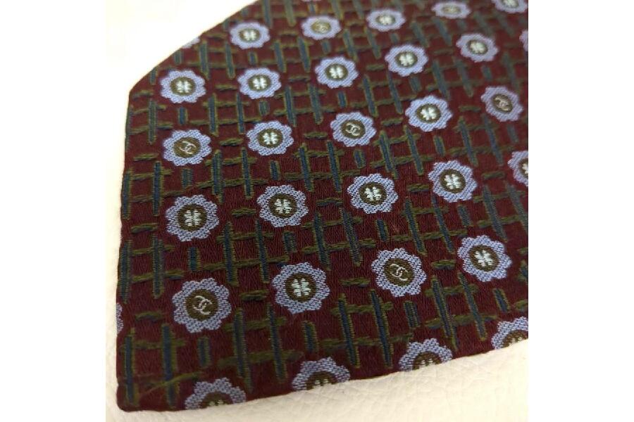 高級シルク ボルドー ココマーク 刺繍 フラワー ネクタイ CHANEL ☆即発 表側美品 シルク 総柄 柵 格子 ココマーク ネクタイ シャネル CHANEL 小物