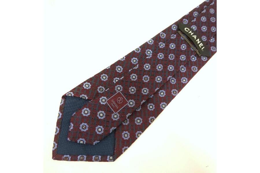 CHANELネクタイ ～ボルドー×花柄のシルク逸品～ #入荷しました♪｜2025