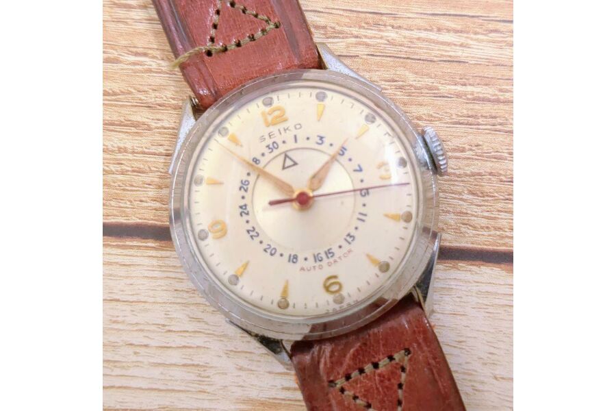 1953年に誕生した「セイコー スーパーオートデータ 1736 手巻き」の