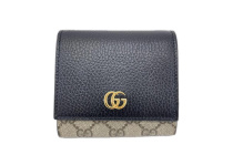 入荷速報】グッチ GGマーモント GGスプリーム 二つ折り財布 598587 が