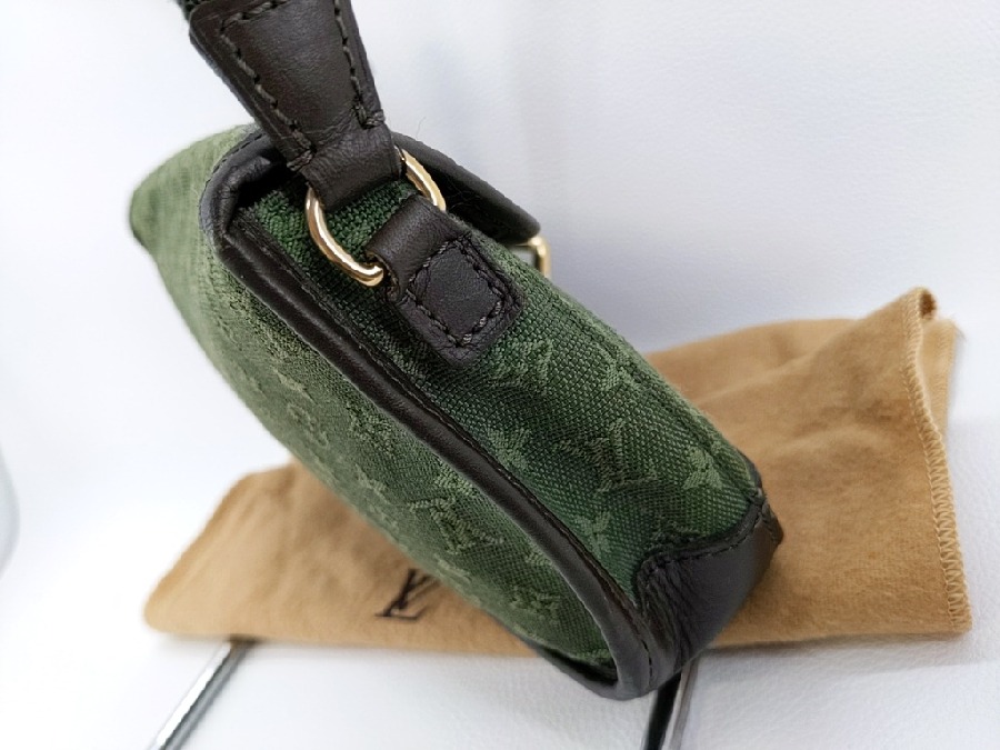 LOUIS VUITTON ﾏﾙｼﾞｮﾘｰ ｷｬﾝﾊﾞｽﾐﾆﾓﾉｸﾞﾗﾑ ショルダーバッグ