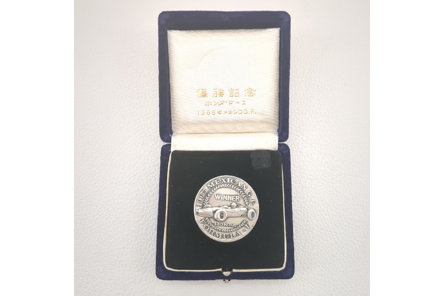【2025年】高評価レビューアイテム特集 ホンダ F1 1965年メキシコグランプリ優勝記念 純銀製コインをご コレクション