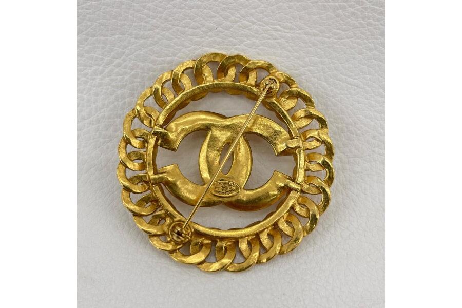 CHANEL シャネル ココマーク ブローチ ゴールドデザイン #入荷しました