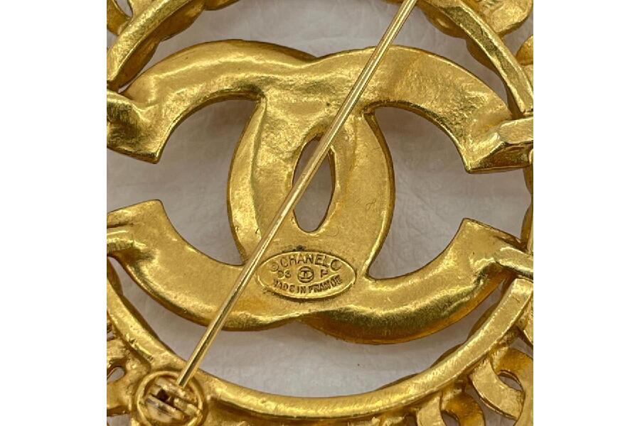 CHANEL シャネル ココマーク ブローチ ゴールドデザイン #入荷しました