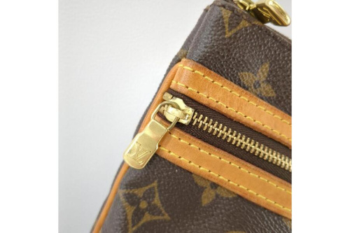 ルイヴィトン ポシェット ボスフォール ショルダーバッグ M40044