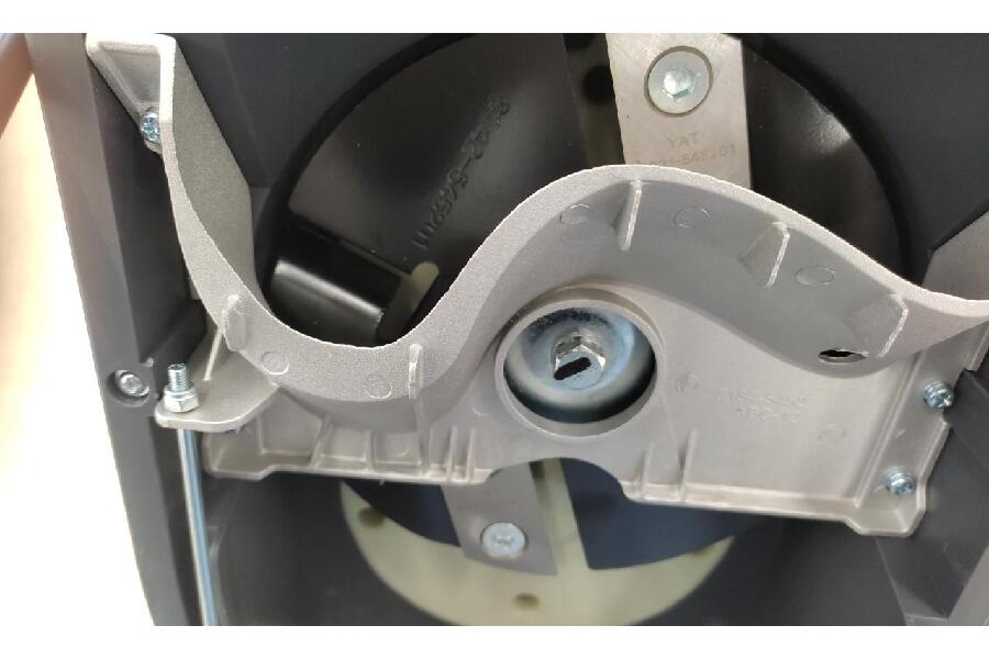 細かく粉砕。ガーデンシュレッダーを買取入荷しました。｜2023年12月16