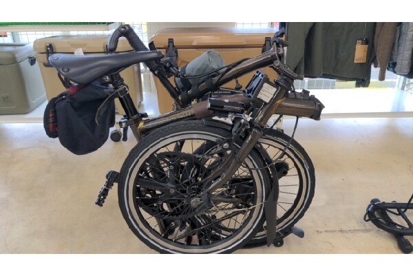 かなりお洒落でコンパクト。BROMPTON（ブロンプトン）の折り畳み自転車