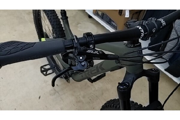 セミファットバイク？！ TREK（トレック）のマウンテンバイクを