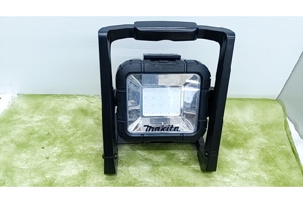 Makita LED作業灯 高輝度　マキタ　ML805 楽天市場】[マキタ正規店] マキタ 充電式スタンドライト ML805