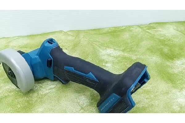 MAKITA MC300DZ 76mm 充電式コンパクトカッタ を入荷致しました
